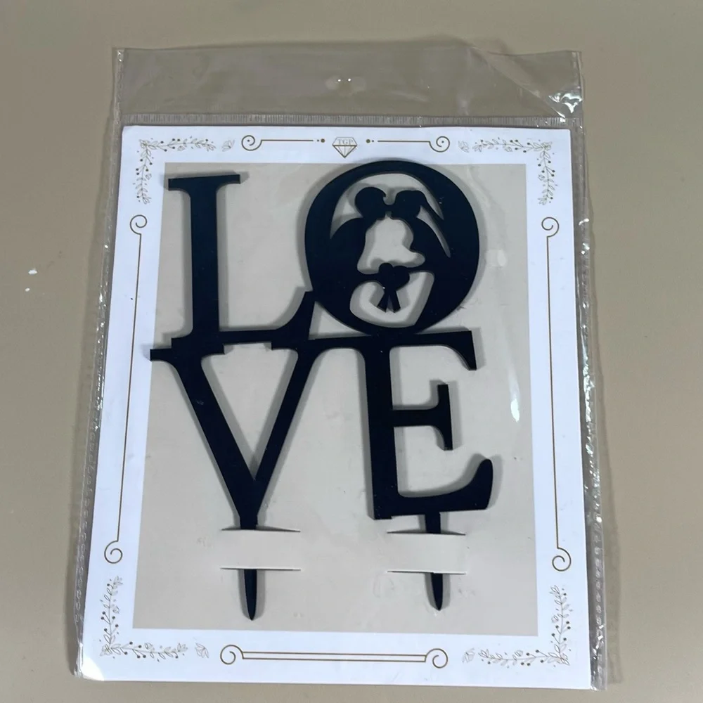 NWT Love,Heart, Couple Silhouette Kissing Acrylic Cake Topper